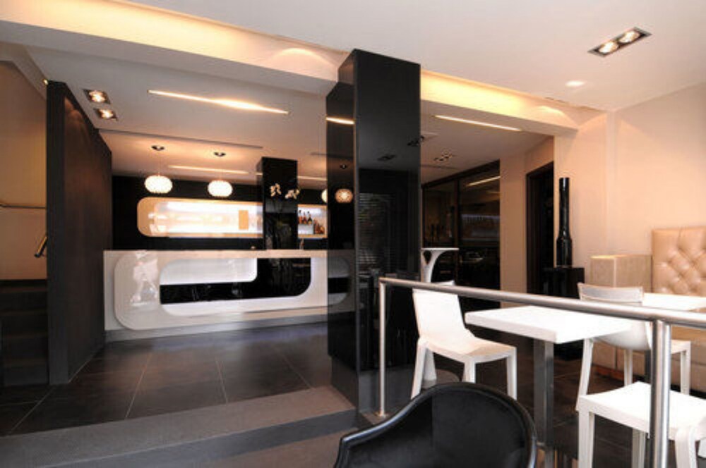 Hotel Bar