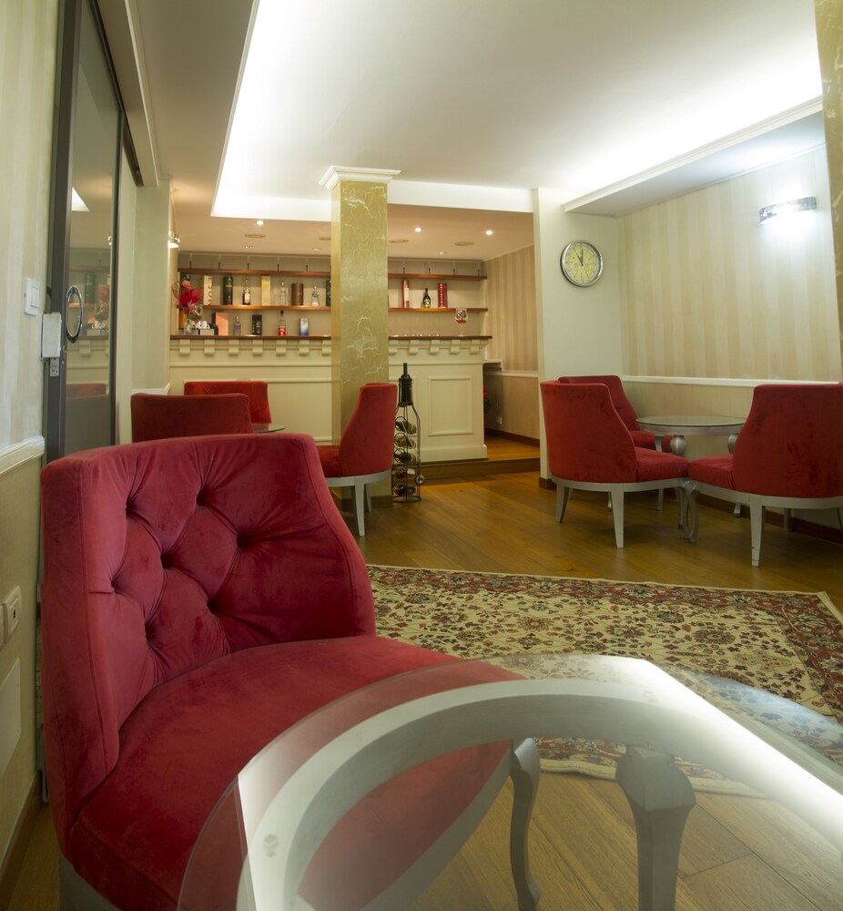 Hotel Lounge