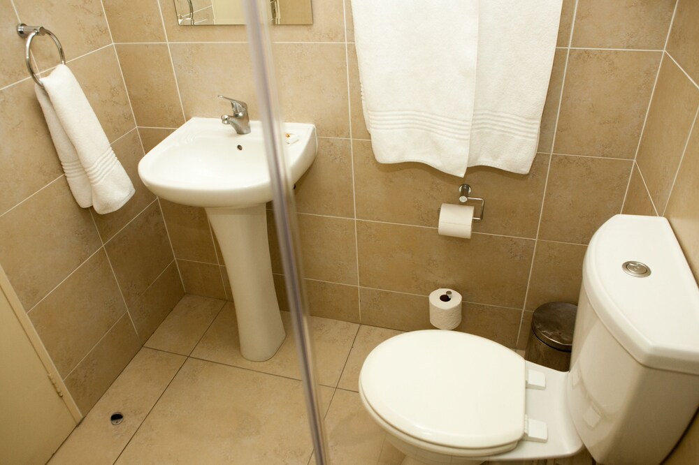 Standard Apartment, 2 Bedrooms - Bathroom