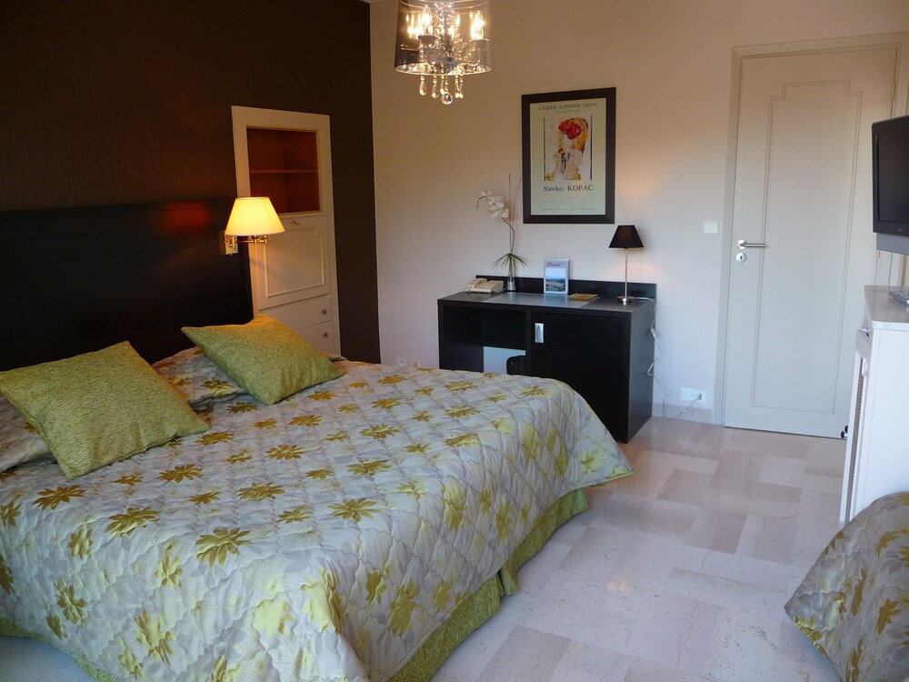 Guestroom