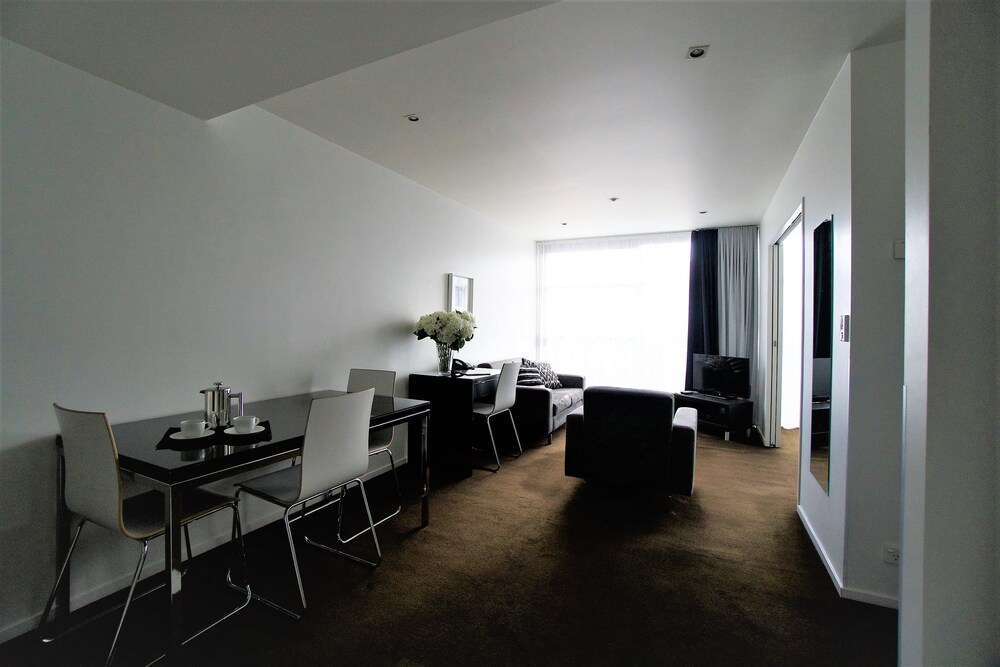 Suite, 1 Bedroom - Living Area