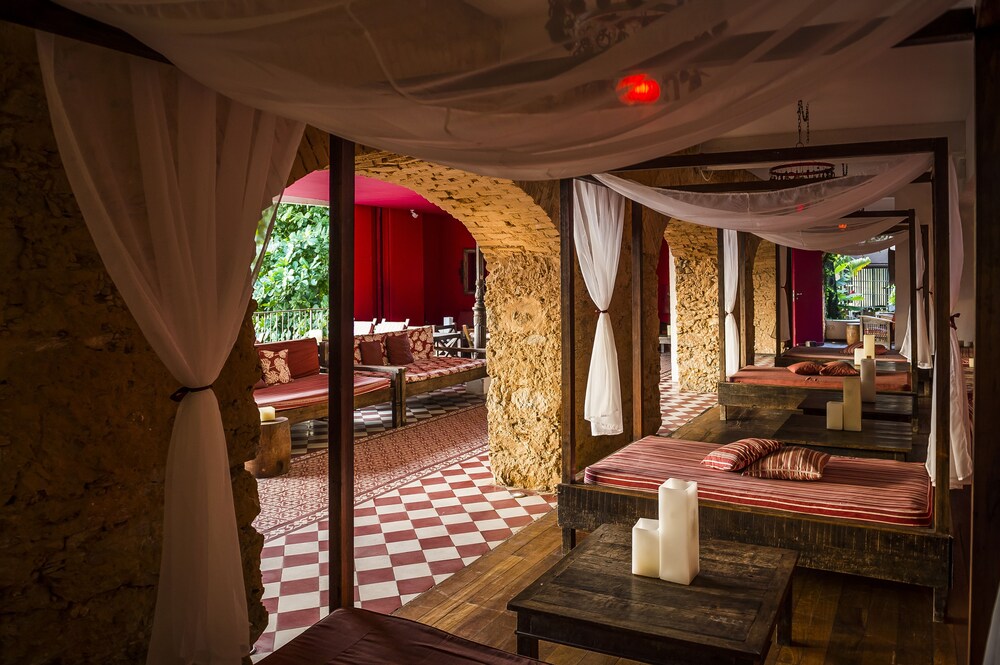 Hotel Bar