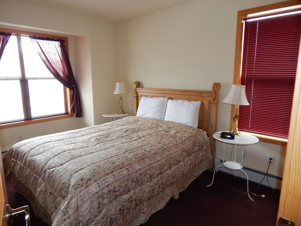 Standard Room, 3 Bedrooms, Hot Tub - Guestroom