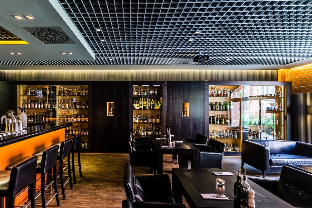 Hotel Bar