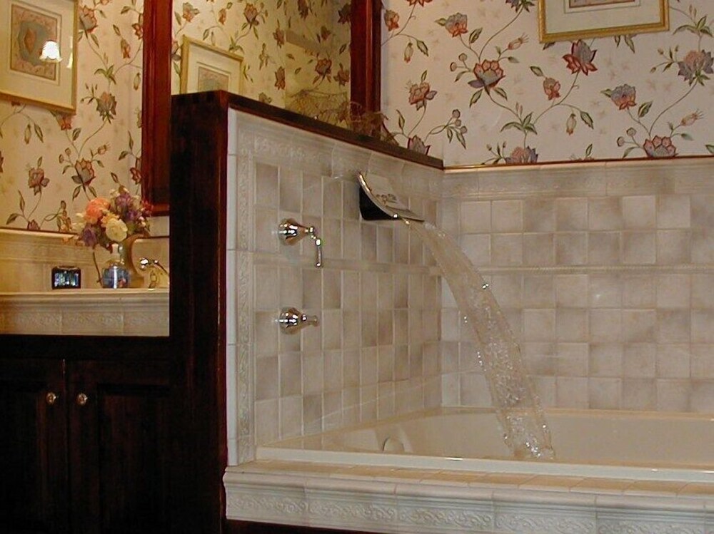 Jetted Tub