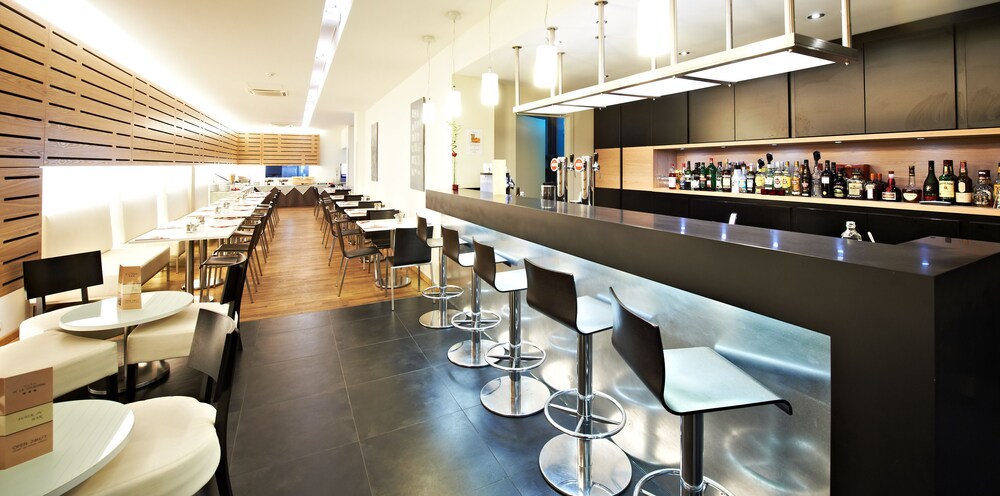 Hotel Bar