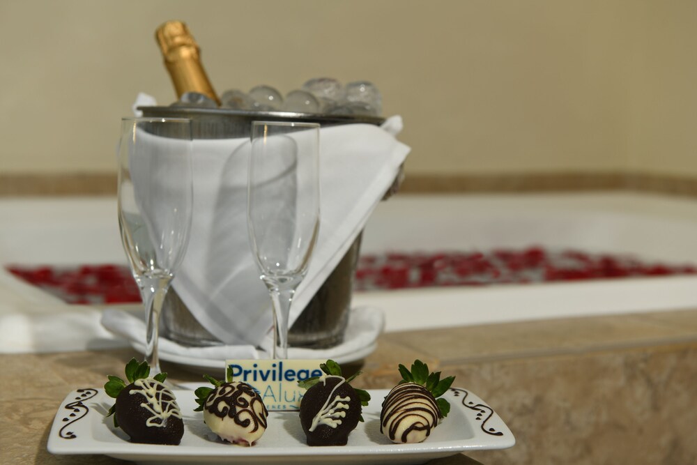 Room Service - Dining