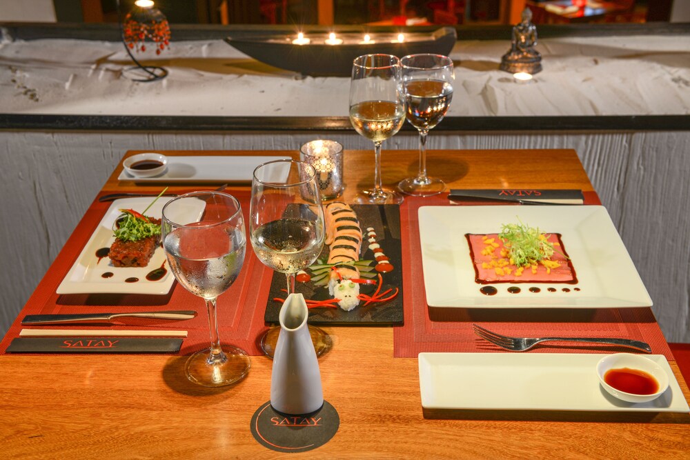 Couples Dining
