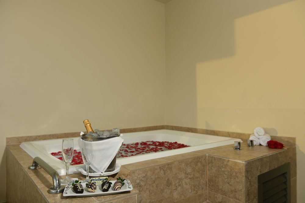 Jetted Tub