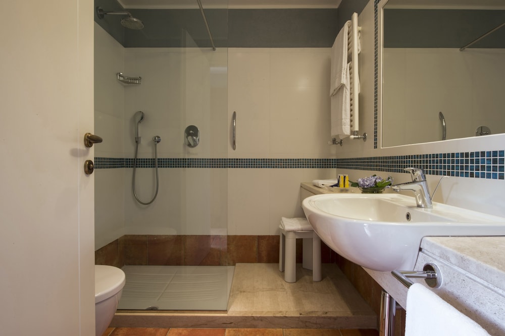 Apartment, 2 Bedrooms, Kitchenette - Bathroom