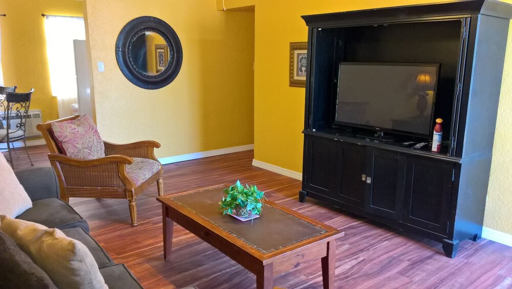Condo, 1 Bedroom - Living Area