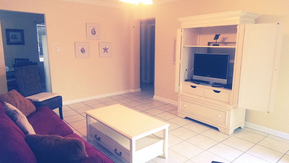 Condo, 1 Bedroom - Living Area