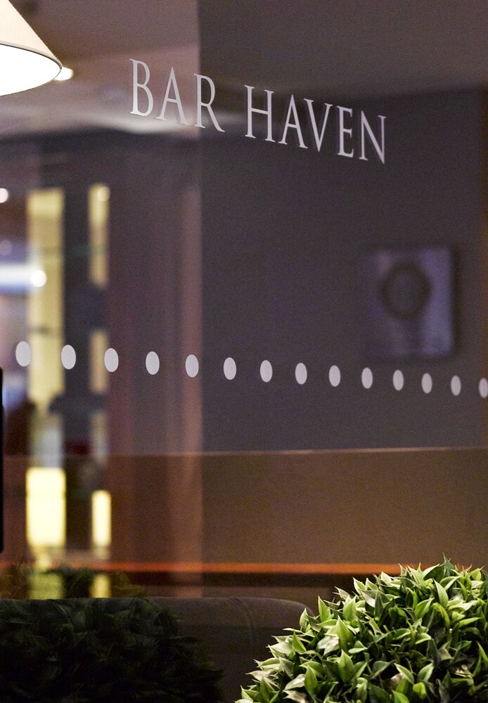 Hotel Bar
