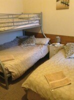 Family Room (2 adults + 2 children)