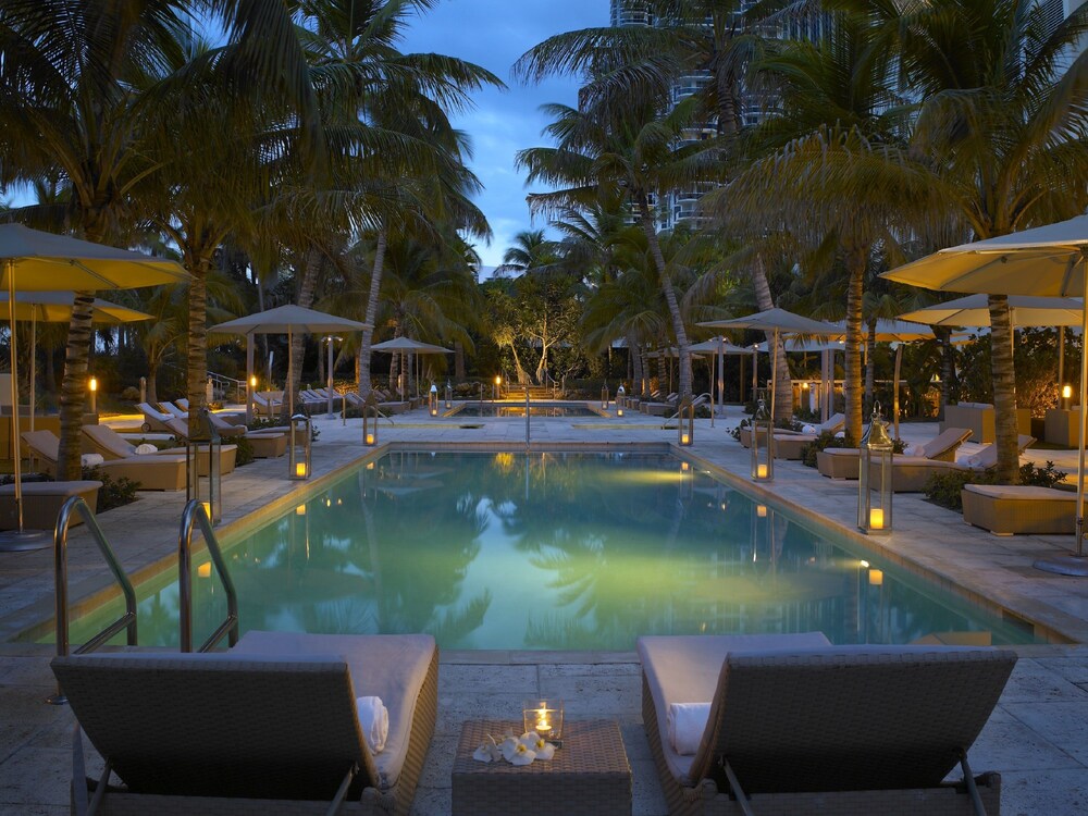 Outdoor pool, Grand Beach Hotel