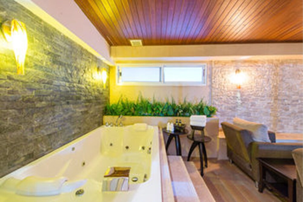 Jetted Tub