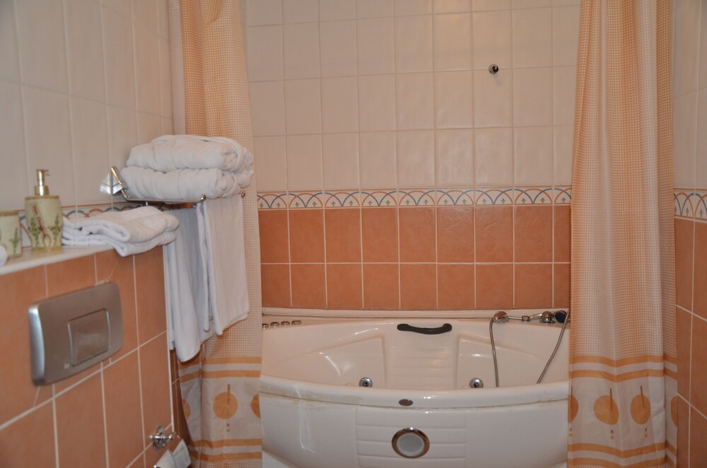Jetted Tub