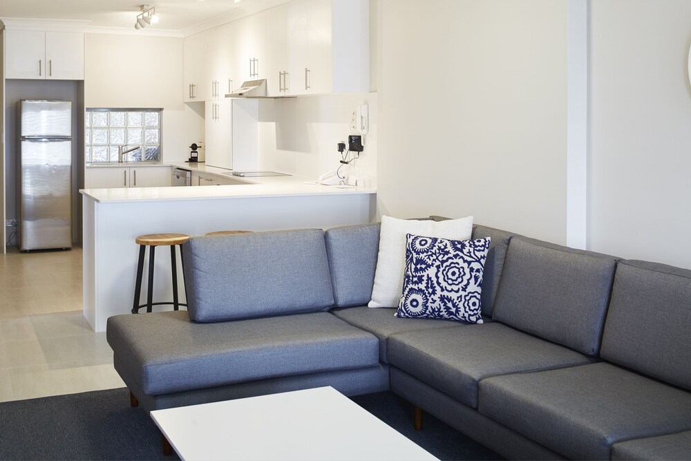 Seashells Two Bedroom Deluxe Apartment - Living Area