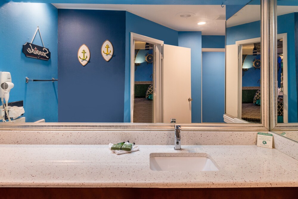 Bathroom, Inn of the Dove Romantic Suites with Jetted Tub & Fireplace