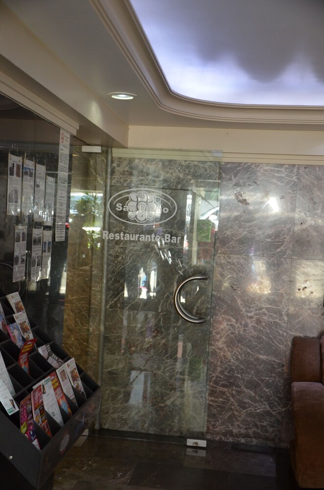 Hotel Bar