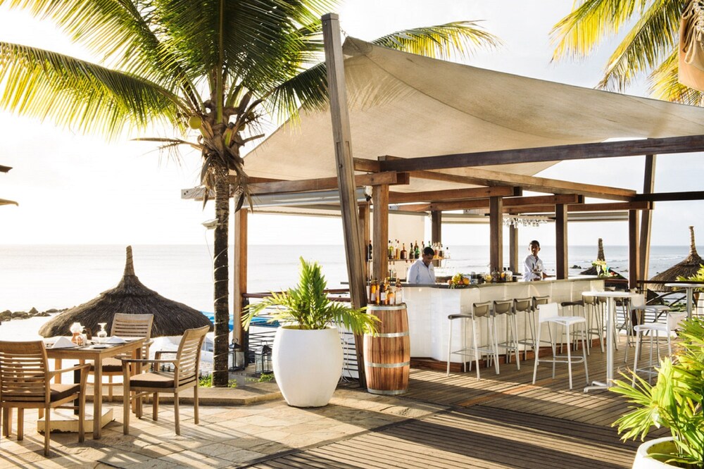 Poolside Bar