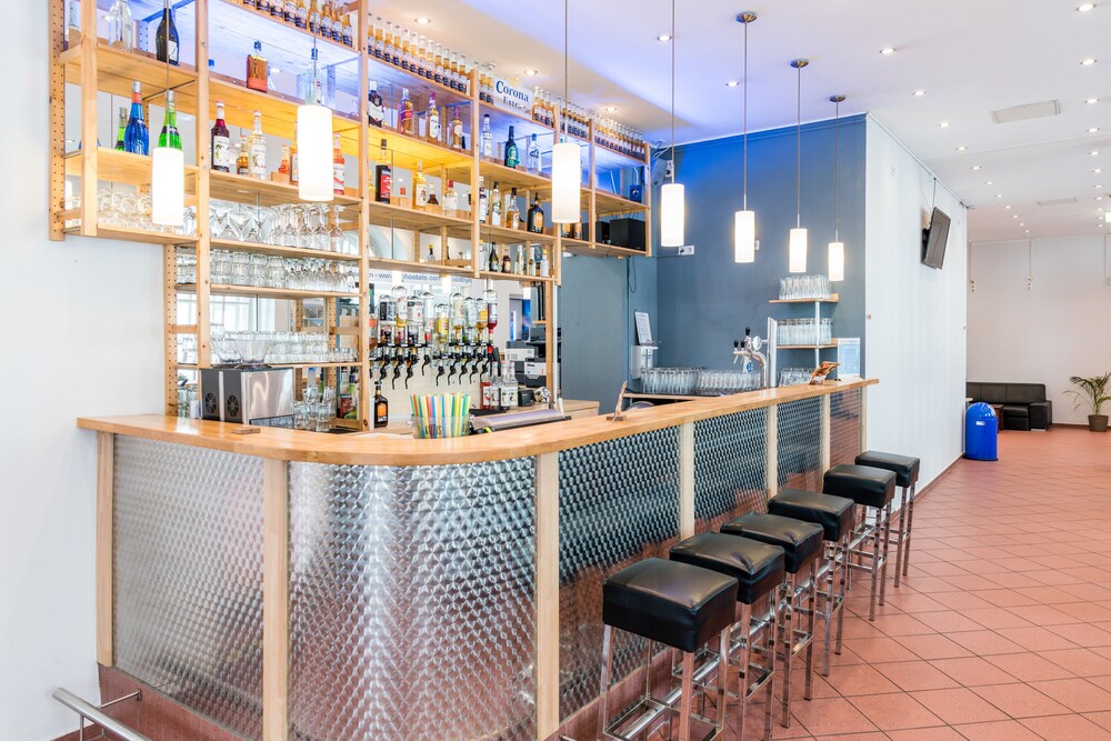 Hotel Bar