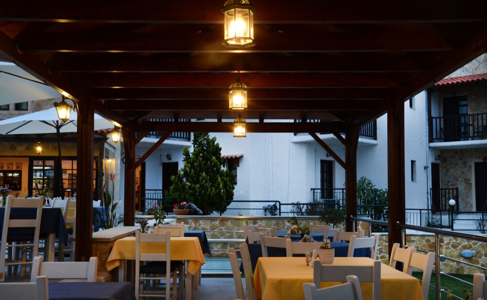 Food Court
