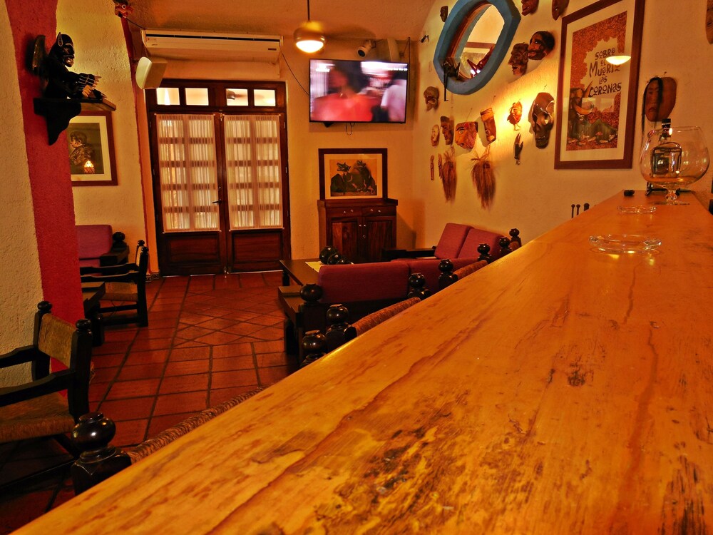 Hotel Bar
