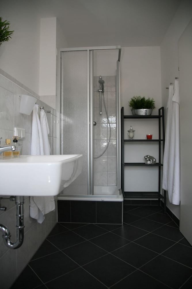 Apartment (1 Person) - Bathroom