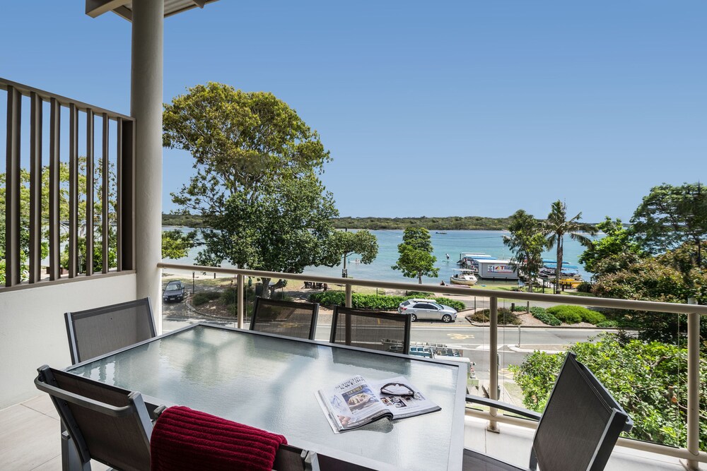 2 Bedroom River Front Apartment - Balcony