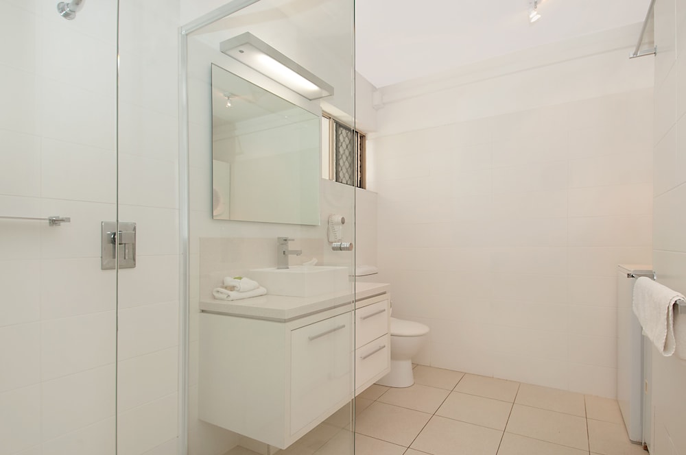 1 Bedroom Apartment - Bathroom