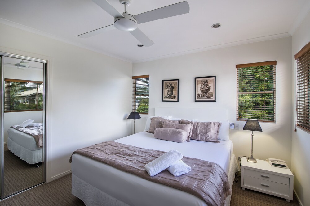 Apartment, 2 Bedrooms, Pool View - Guestroom