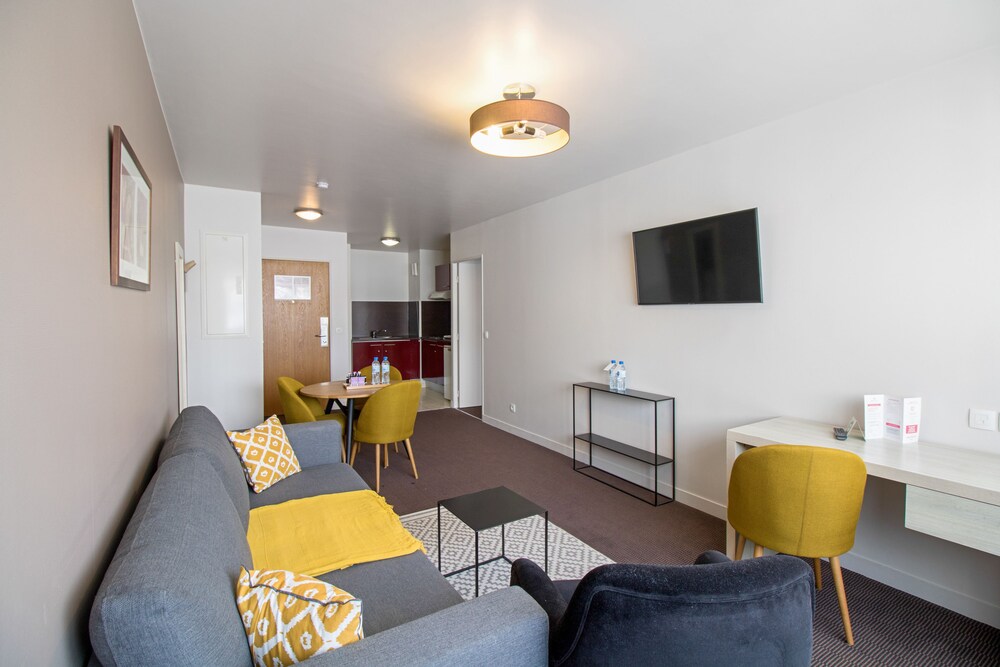 Superior Apartment, 1 Bedroom, Kitchenette - Living Area