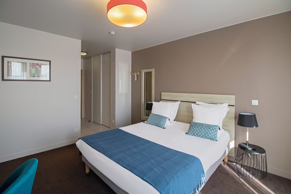 Superior Studio, 1 Queen Bed, Kitchenette - Room