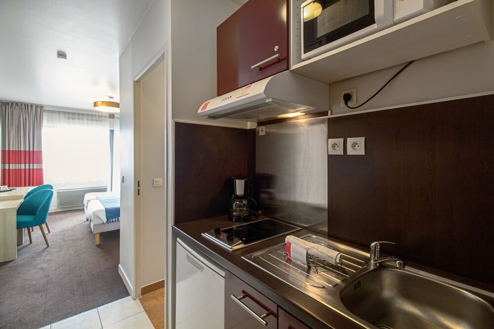 Superior Studio, 2 Twin Beds, Kitchenette - Private Kitchen