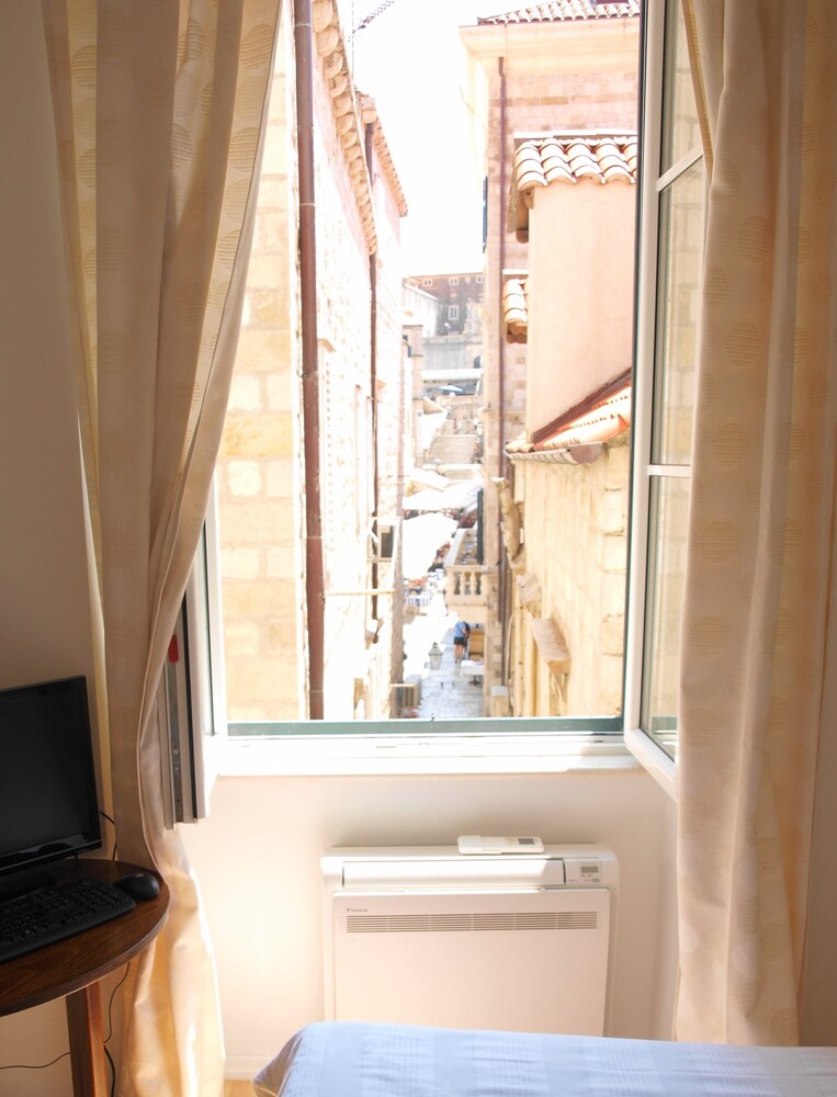 Standard Apartment, 1 Bedroom - Guestroom View