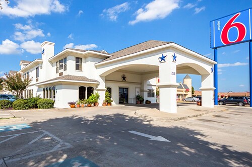 Motel 6 Dallas - Irving DFW Airport South