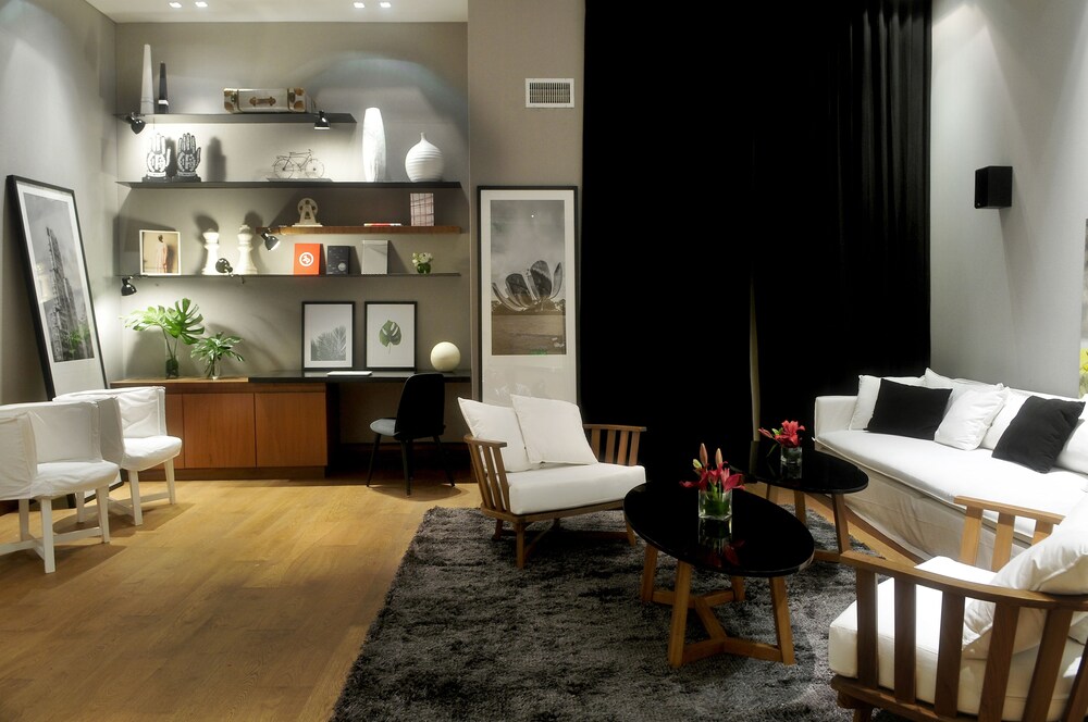 Executive Lounge