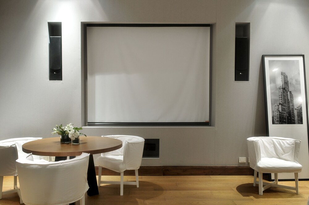 Executive Lounge