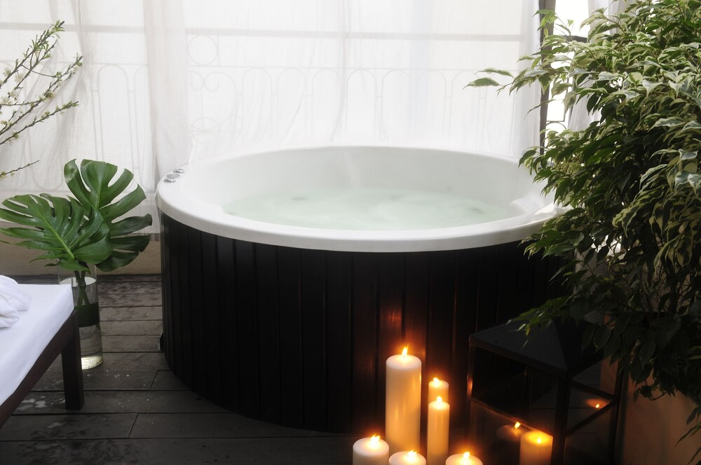 Jetted Tub