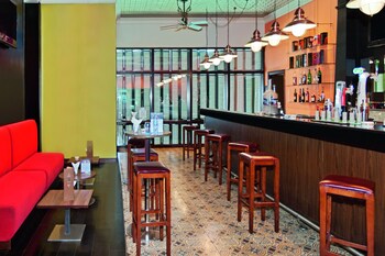 Hotel Bar
