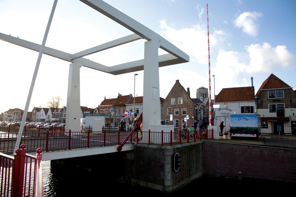 Dock
