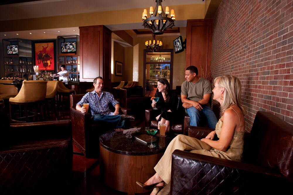 Hotel Bar