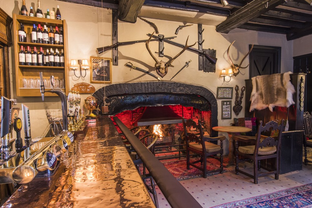 Hotel Bar