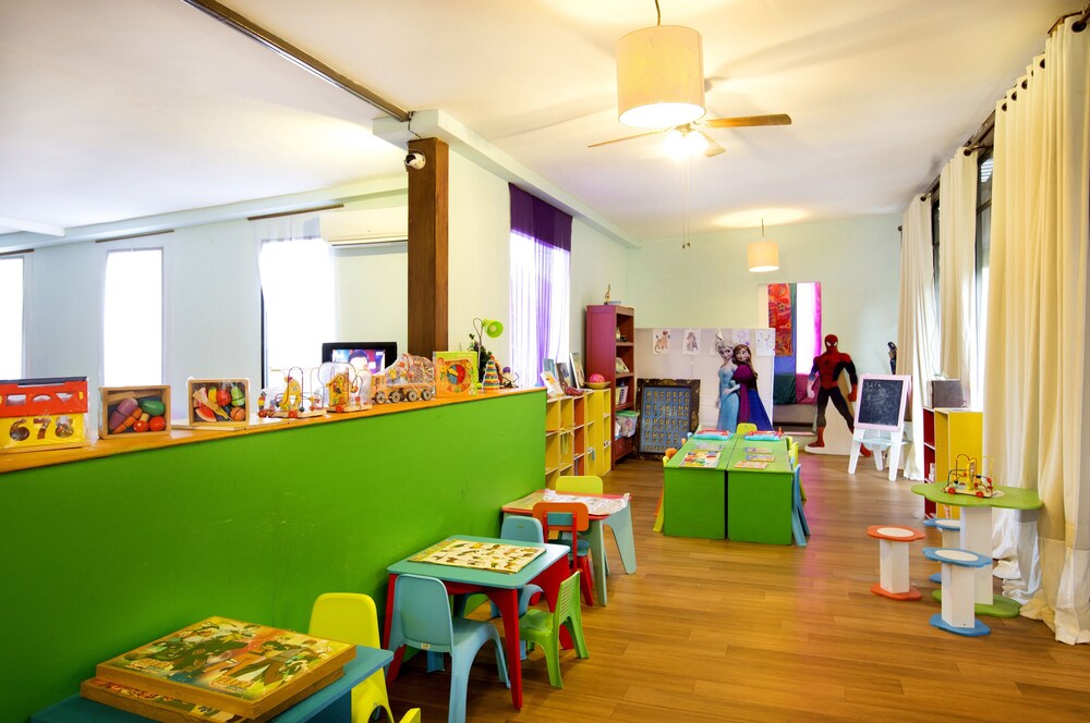 Childrens Play Area - Indoor