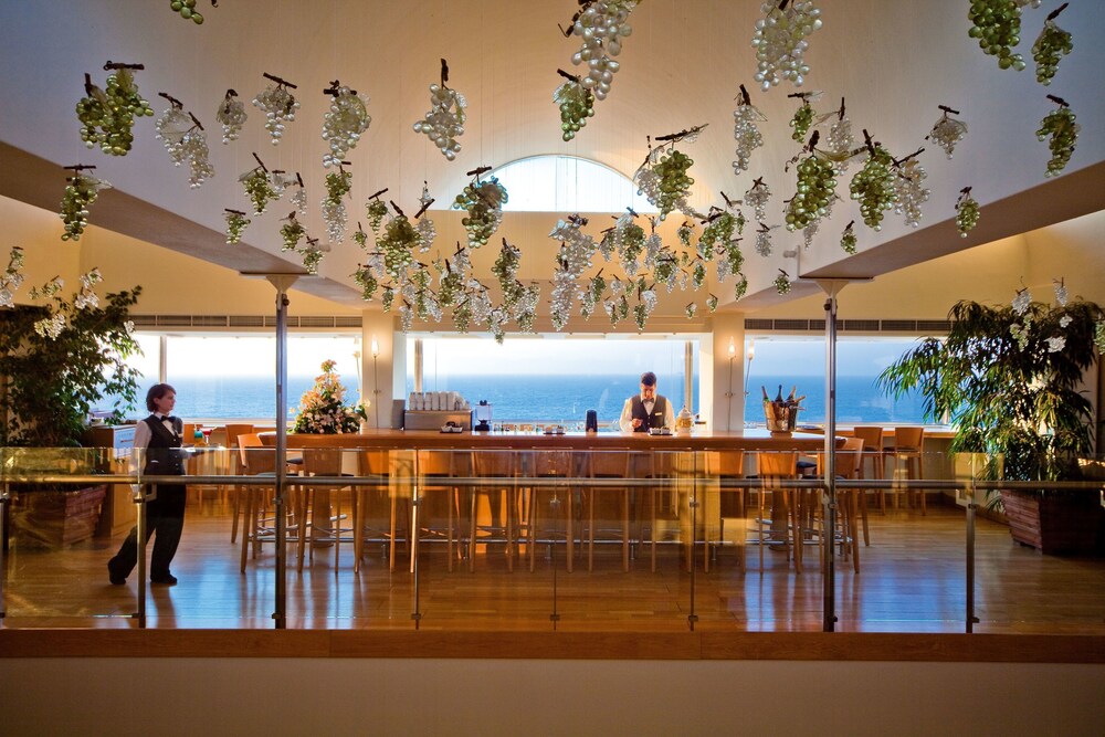 Hotel Bar