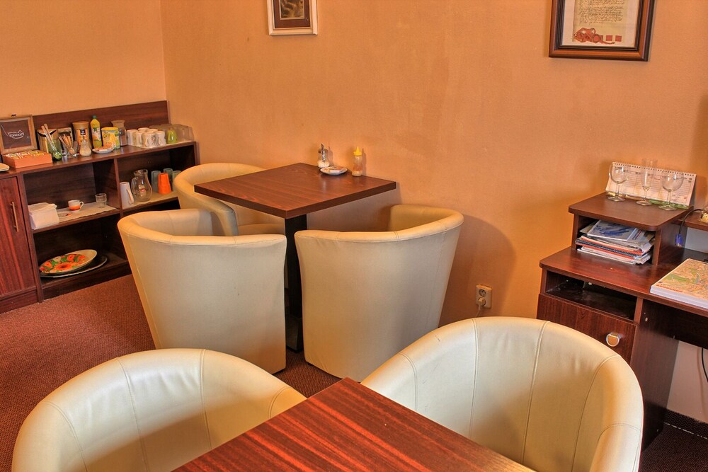Hotel Lounge