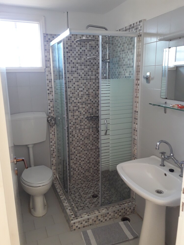 Studio, 2 Twin Beds, Sea View - Bathroom