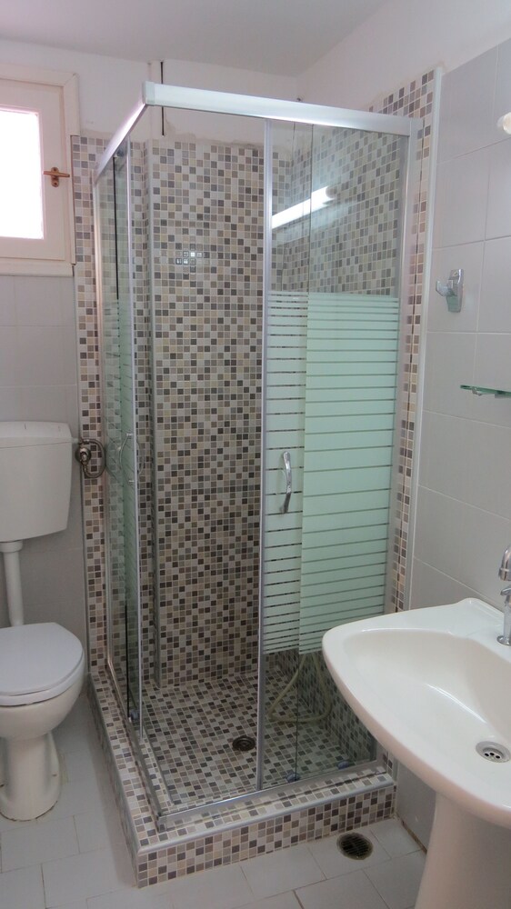 Quadruple Room, Sea View - Bathroom