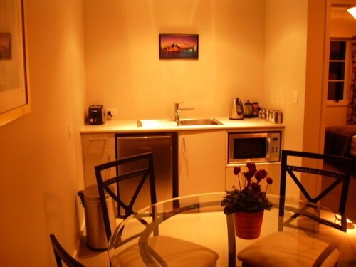 Standard Apartment, 1 Queen Bed - In-Room Dining